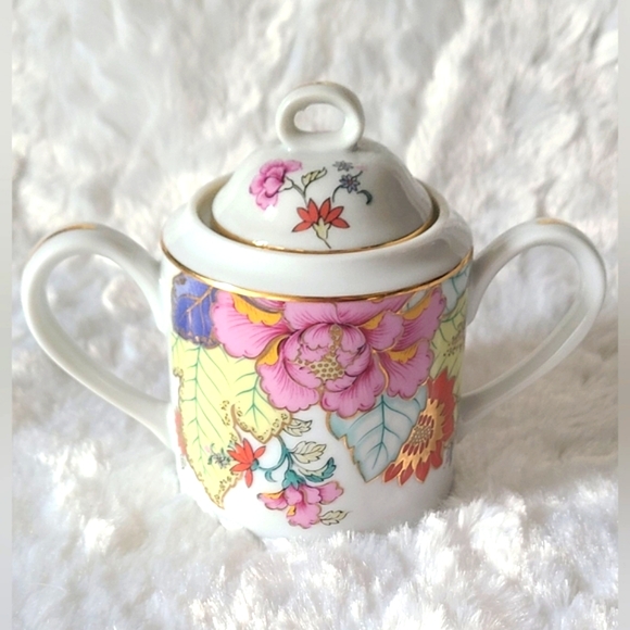 Horchow - Tobacco Leaf Tea Cup With Infuser & Lid and Sugar Bowl With Top Set - Picture 2 of 15